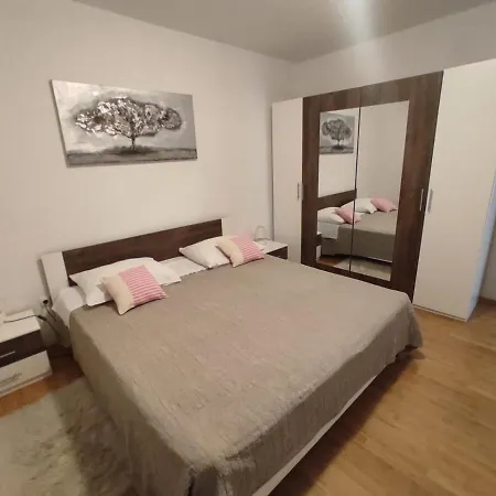 Apartment Dominik *